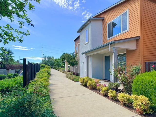 3216 Koso Ter, Davis, CA 95618