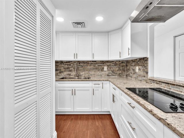 2451 S Brickell Avenue 20M, Miami, FL 33129