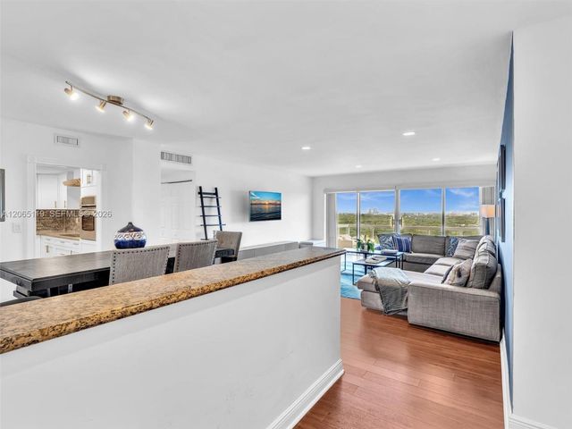 2451 S Brickell Avenue 20M, Miami, FL 33129