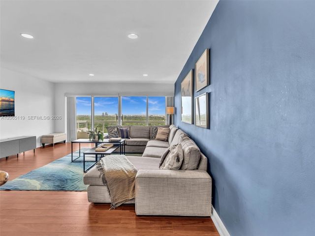 2451 S Brickell Avenue 20M, Miami, FL 33129