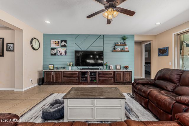 3700 E BLUE SPRUCE Lane, Gilbert, AZ 85298