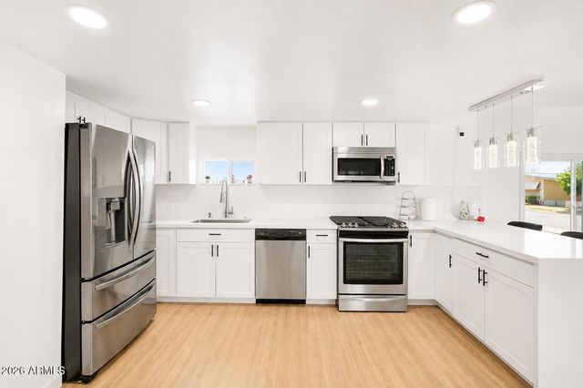 2650 W Union Hills Drive 51, Phoenix, AZ 85027