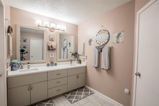 1631 Ridgebriar Drive, Houston, TX 77014
