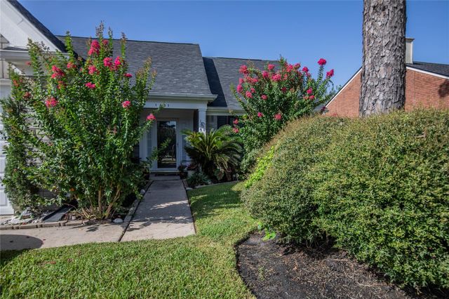 1631 Ridgebriar Drive, Houston, TX 77014