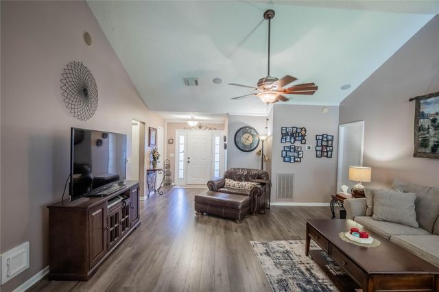 1631 Ridgebriar Drive, Houston, TX 77014