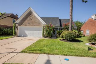 1631 Ridgebriar Drive, Houston, TX 77014