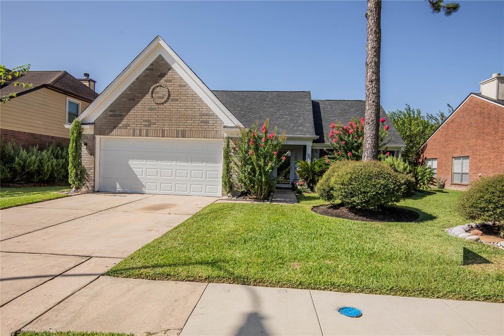 1631 Ridgebriar Drive, Houston, TX 77014