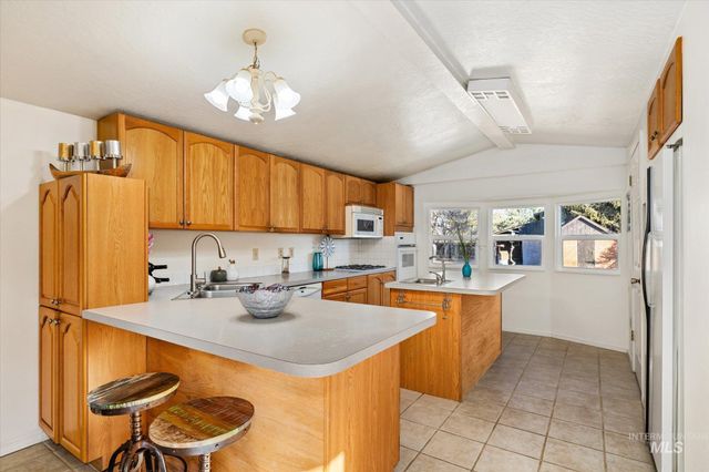 9820 Highway 44, Middleton, ID 83644