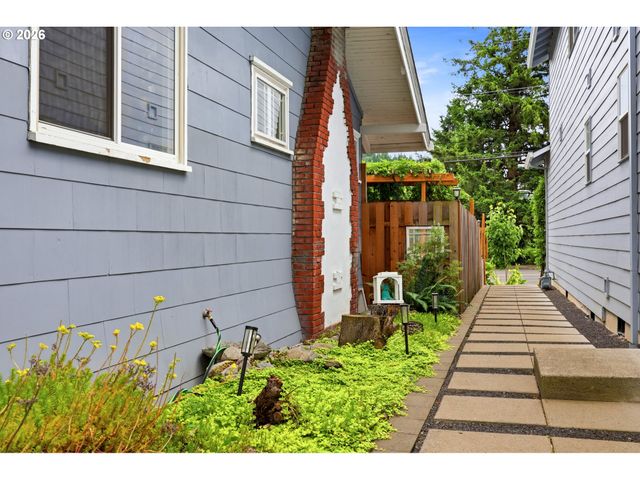 1107 W POWELL Blvd, Gresham, OR 97030