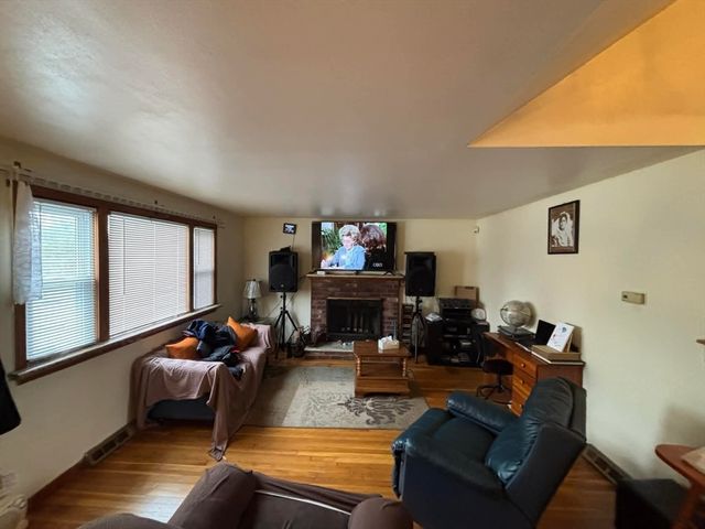 11 Othello St, Brockton, MA 02301