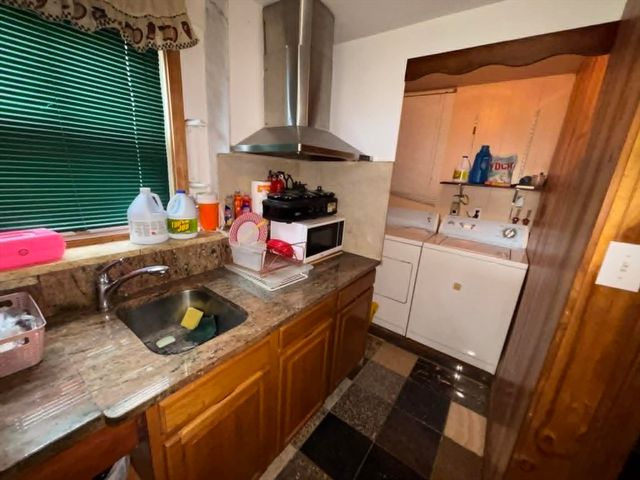 11 Othello St, Brockton, MA 02301