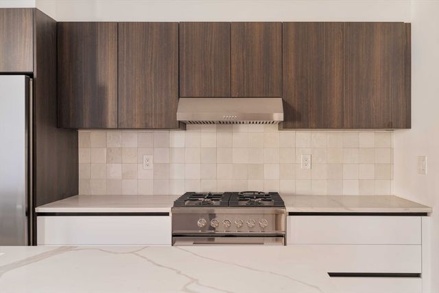 30-32 Condor St 1, Boston, MA 02128