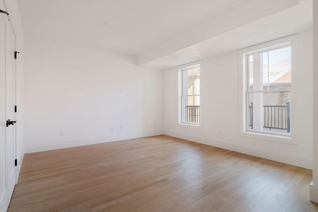 30-32 Condor St 1, Boston, MA 02128