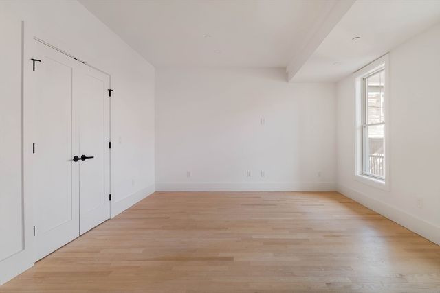 30-32 Condor St 1, Boston, MA 02128