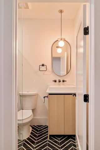 30-32 Condor St 1, Boston, MA 02128