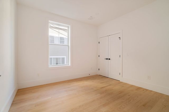 30-32 Condor St 1, Boston, MA 02128