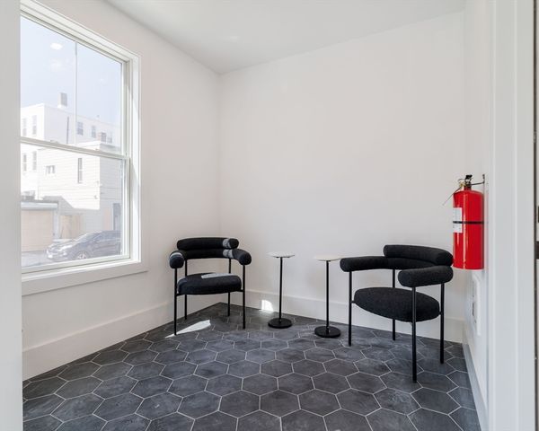 30-32 Condor St 1, Boston, MA 02128
