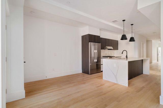 30-32 Condor St 1, Boston, MA 02128