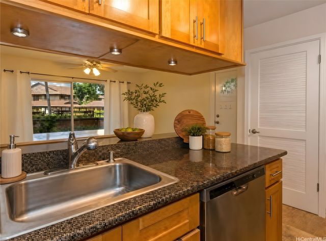 91-1135 Puamaeole Street 20D, Ewa Beach, HI 96706