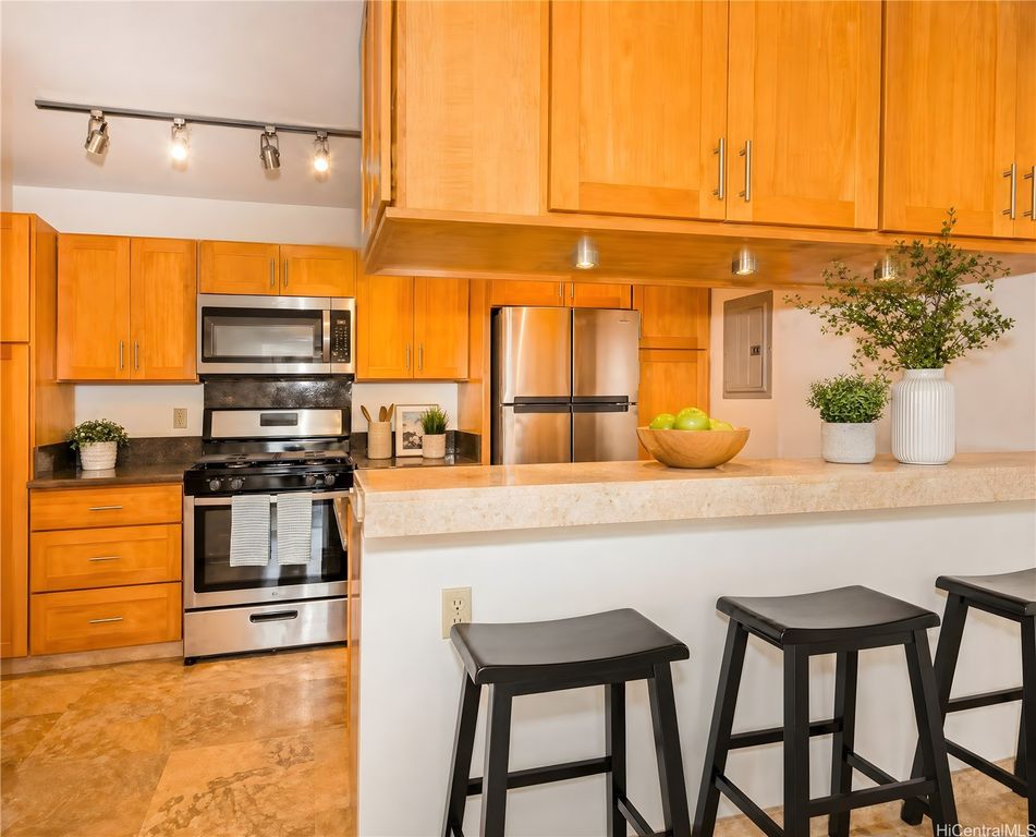91-1135 Puamaeole Street 20D, Ewa Beach, HI 96706