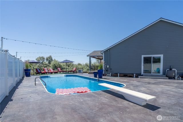 550 N Sparrow Lane, Moses Lake, WA 98837