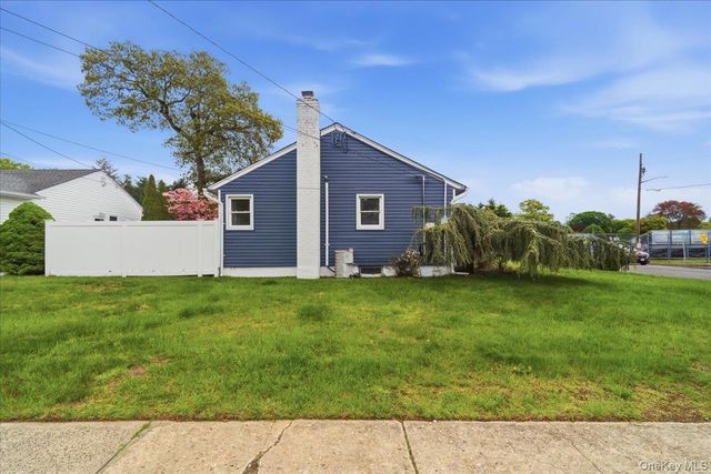 1871 Relyea Drive, Merrick, NY 11566