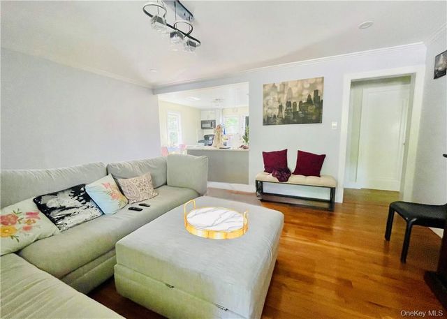 313 Stanley Avenue 1st fl, Mamaroneck, NY 10543