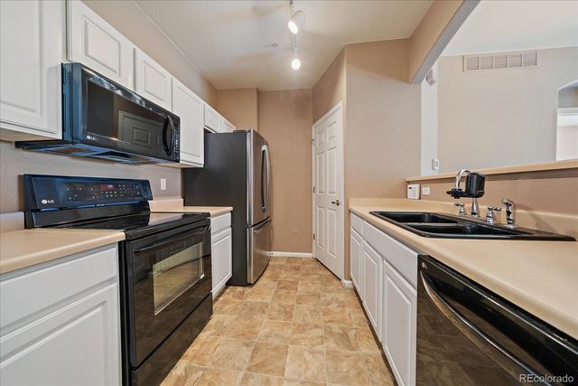 5255 Memphis Street 202, Denver, CO 80239