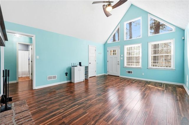 3755 Creekwood Drive, Loganville, GA 30052