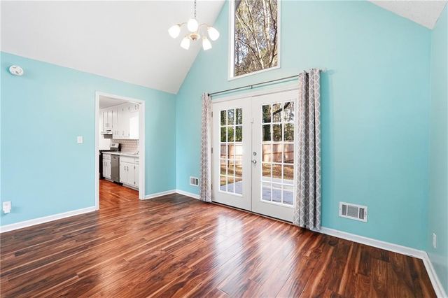 3755 Creekwood Drive, Loganville, GA 30052