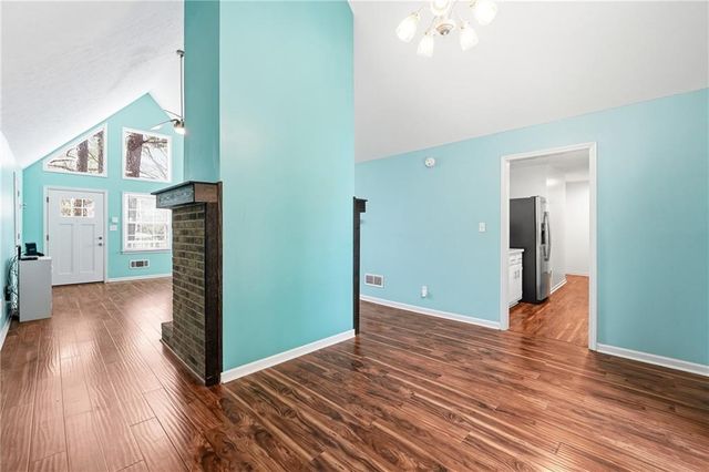 3755 Creekwood Drive, Loganville, GA 30052