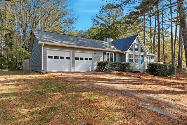 3755 Creekwood Drive, Loganville, GA 30052