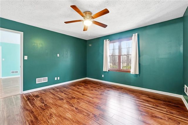 3755 Creekwood Drive, Loganville, GA 30052