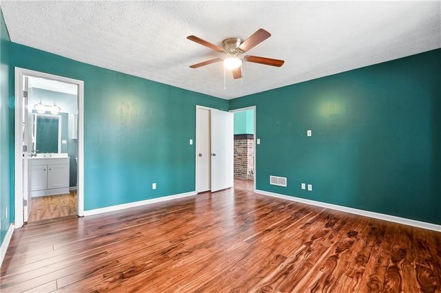 3755 Creekwood Drive, Loganville, GA 30052