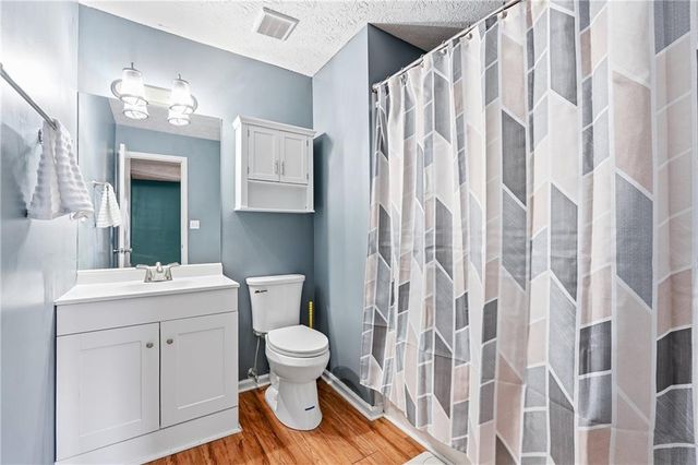 3755 Creekwood Drive, Loganville, GA 30052