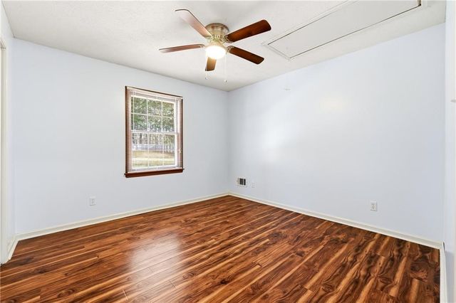 3755 Creekwood Drive, Loganville, GA 30052