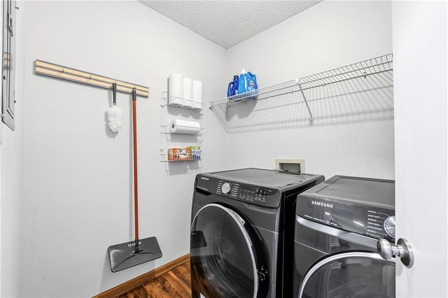 3755 Creekwood Drive, Loganville, GA 30052