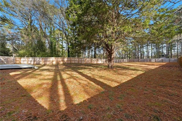 3755 Creekwood Drive, Loganville, GA 30052