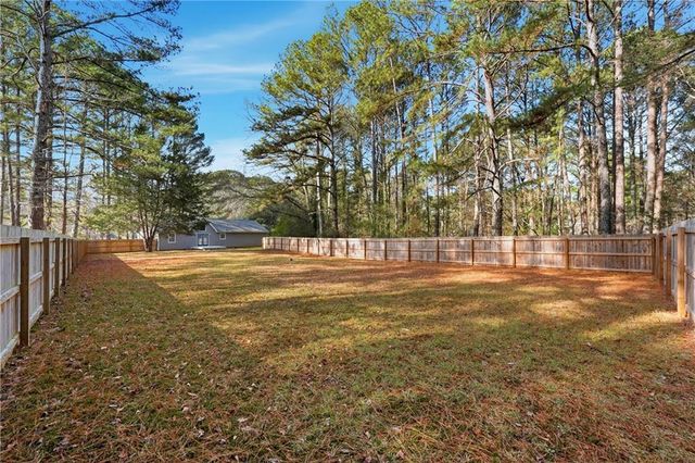 3755 Creekwood Drive, Loganville, GA 30052