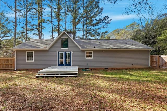 3755 Creekwood Drive, Loganville, GA 30052