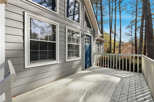 3755 Creekwood Drive, Loganville, GA 30052