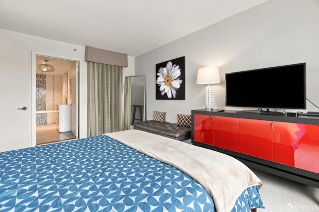 1388 Gough Street 1201, San Francisco, CA 94109
