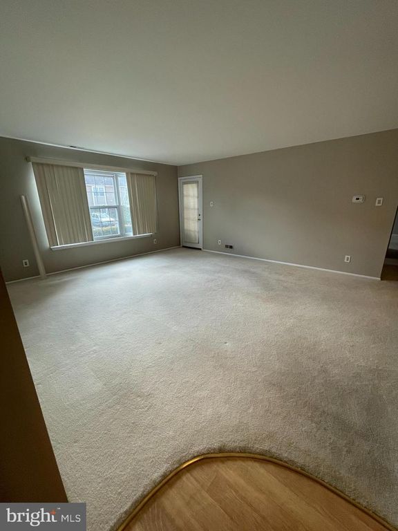 5207-A ADELAIDE DR, Mount Laurel, NJ 08054