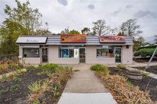 19 Granny Road, Farmingville, NY 11738