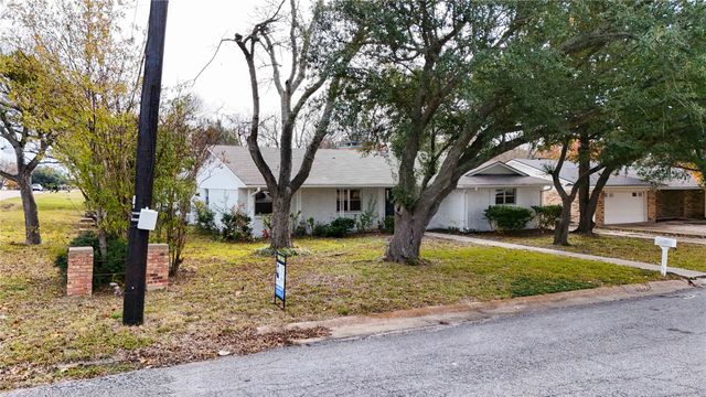 2600 Taylor Street, Commerce, TX 75428