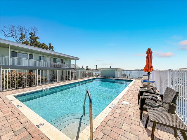 1840 SHORE DRIVE S 5, South Pasadena, FL 33707