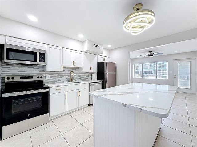 1840 SHORE DRIVE S 5, South Pasadena, FL 33707