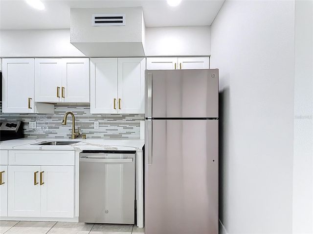 1840 SHORE DRIVE S 5, South Pasadena, FL 33707