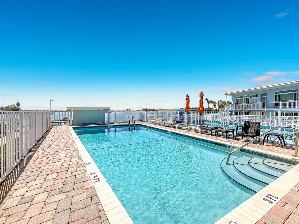 1840 SHORE DRIVE S 5, South Pasadena, FL 33707