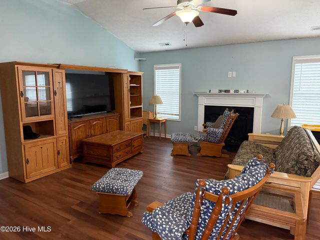 109 Hidden Hollow Drive, Richlands, NC 28574